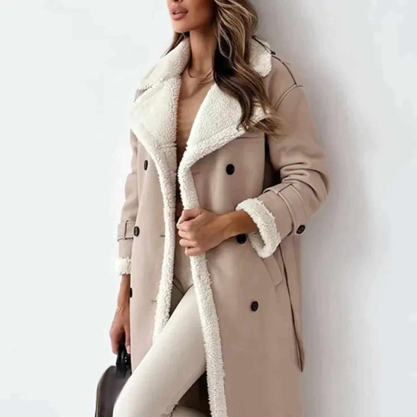 Manteau en cuir avec ceinture