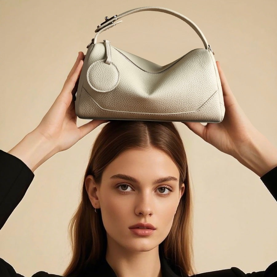 Gepolsterte Schultertasche mit Schulterriemen