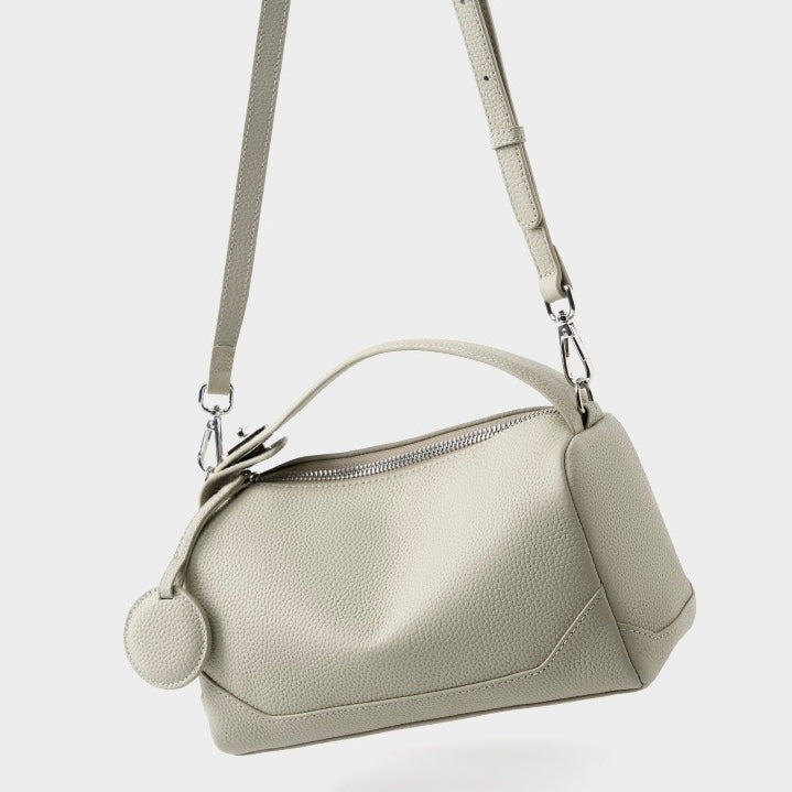 Gepolsterte Schultertasche mit Schulterriemen