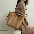 Damentasche aus Leder mit Vintage-Schloss-Schnallen-Detail