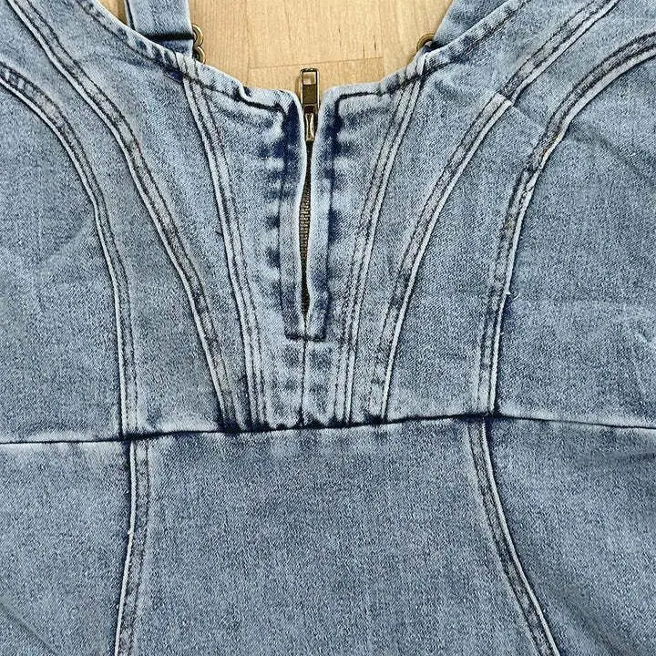 Robe en denim à bretelles ajustables