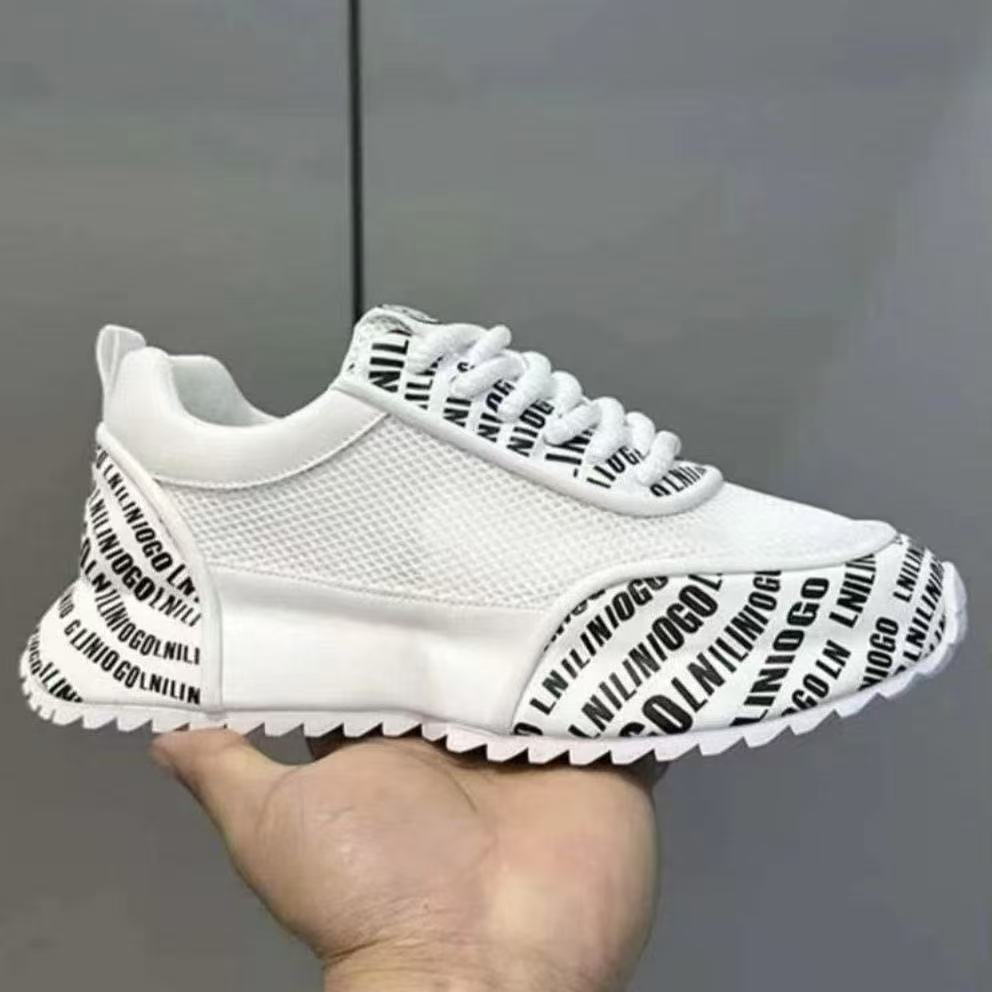 Damen Sport Sneakers mit markanten Buchstaben