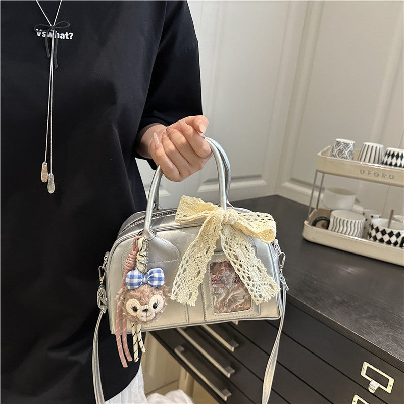 Damen Mini-Handtasche mit verspieltem Tiermotiv und charmantem Anhänger