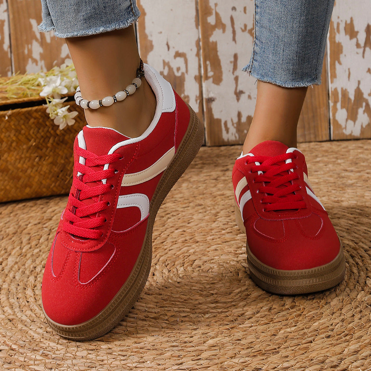 Damen Sneaker mit modischem Obermaterial und rutschfester Sohle