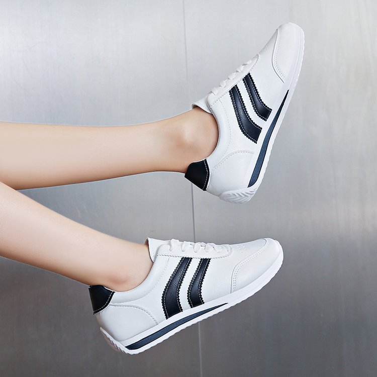 Damen klassische Sneaker mit stylischen Streifen