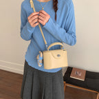 Damen Mini-Handtasche mit süßem Tier-Anhänger