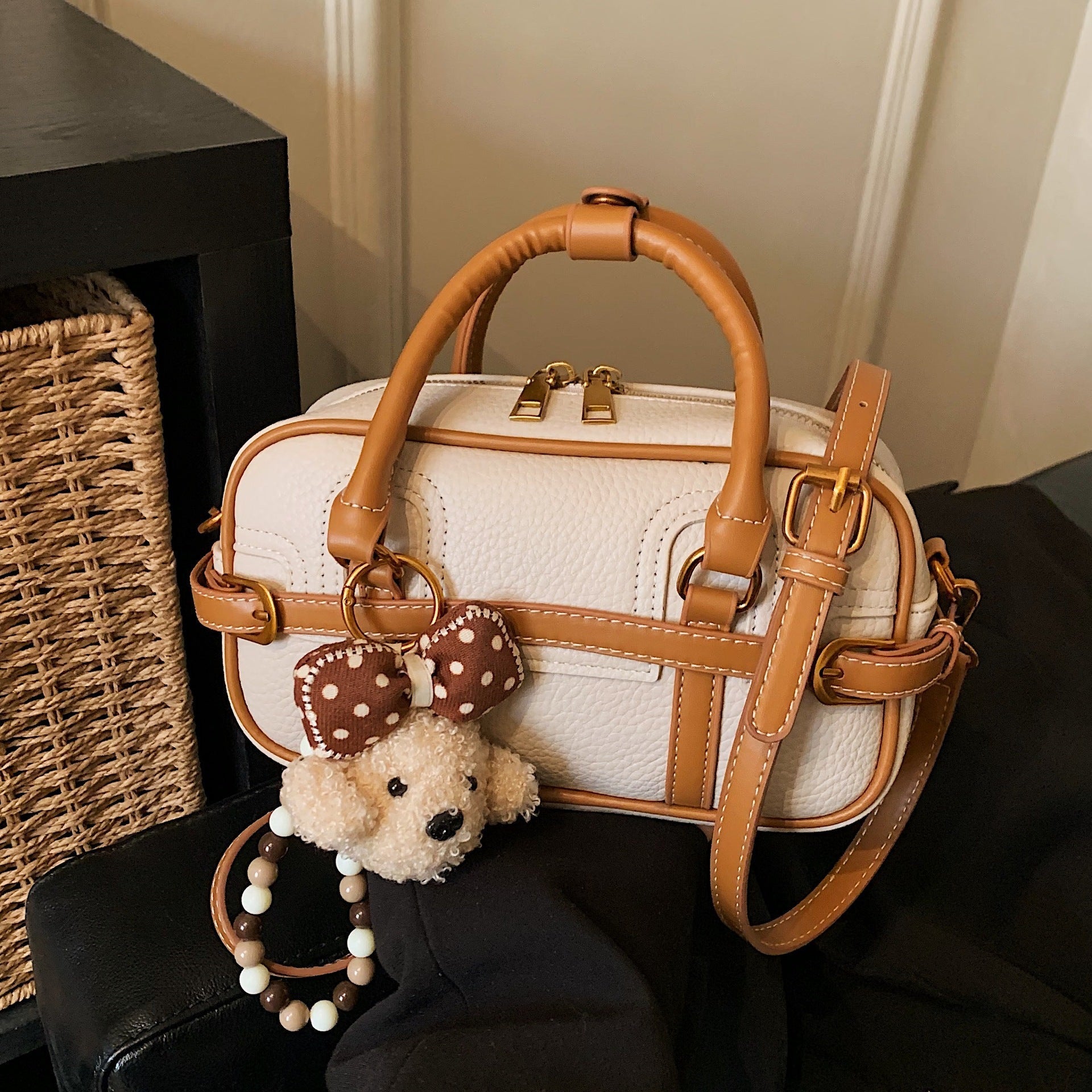Damen Mini-Handtasche mit abnehmbarem Teddy-Anhänger