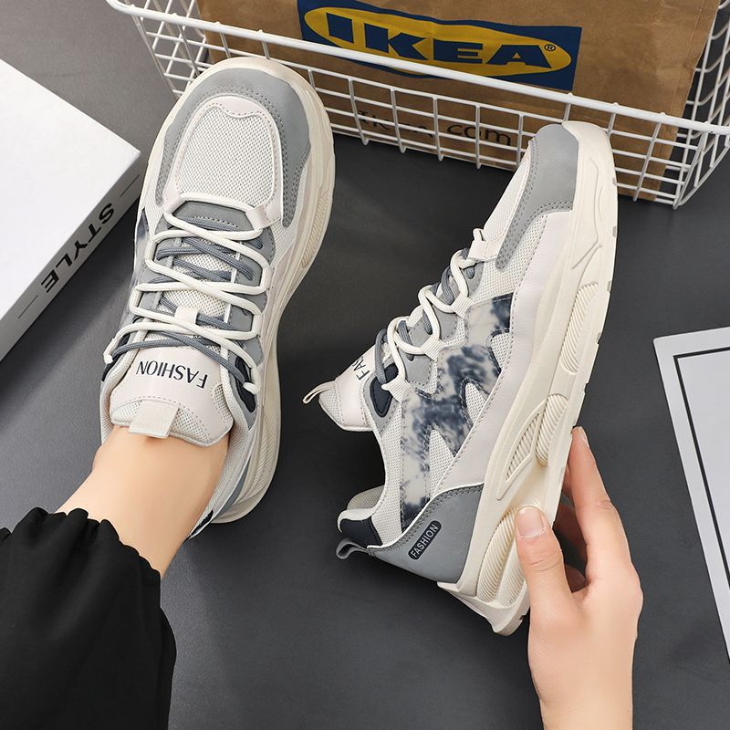 Frauen Sport Schuhe mit einem raffinierten Dämpfungssystem