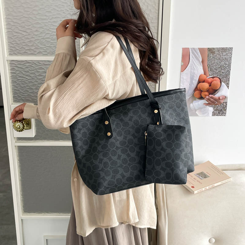 Damentasche mit praktischem Innenfach und elegantem Design
