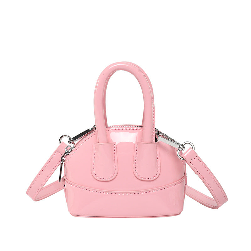 Damen Mini-Handtasche mit eleganter glänzender Oberfläche und abnehmbarem Schultergurt