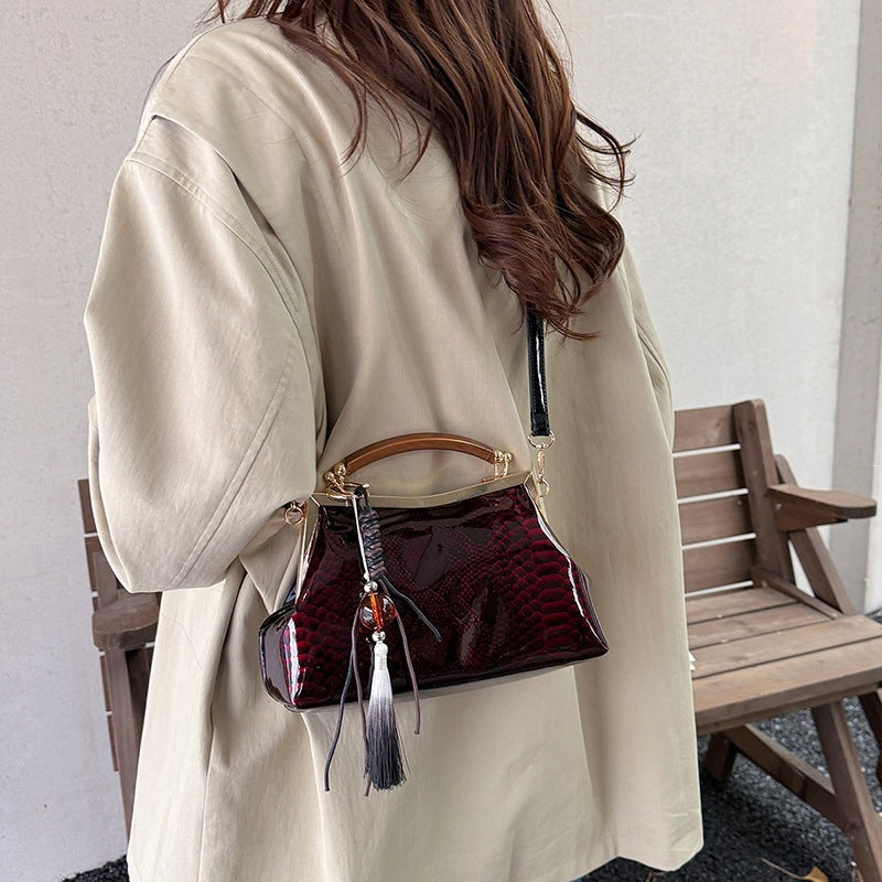 Damen elegante Umhängetasche im stilvollen Schlangenleder-Look
