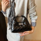 Damen Mini-Tasche mit elegantem gesteppte Design und stilvollem Kettenverschluss