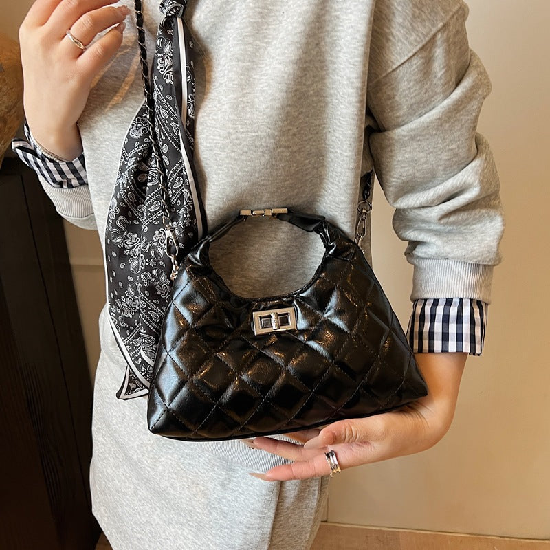 Damen Mini-Tasche mit elegantem gesteppte Design und stilvollem Kettenverschluss