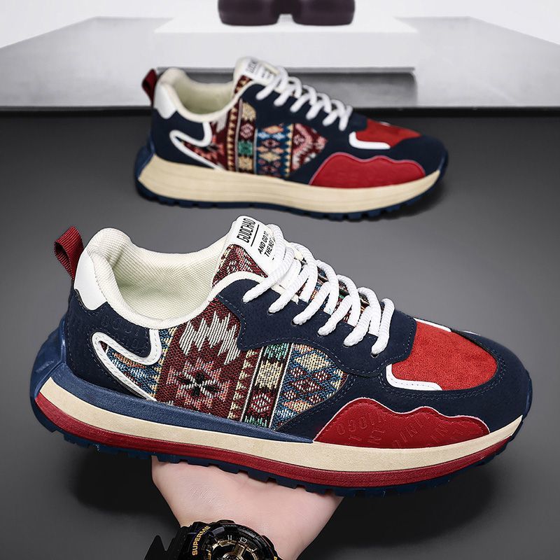 Damen sportliche Sneakers mit einem einzigartigen Textildesign und gepolsteter Sohle