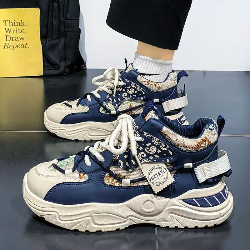 Dicke Sportschuhe für Frauen mit einem robusten Design und rutschfester Sohle