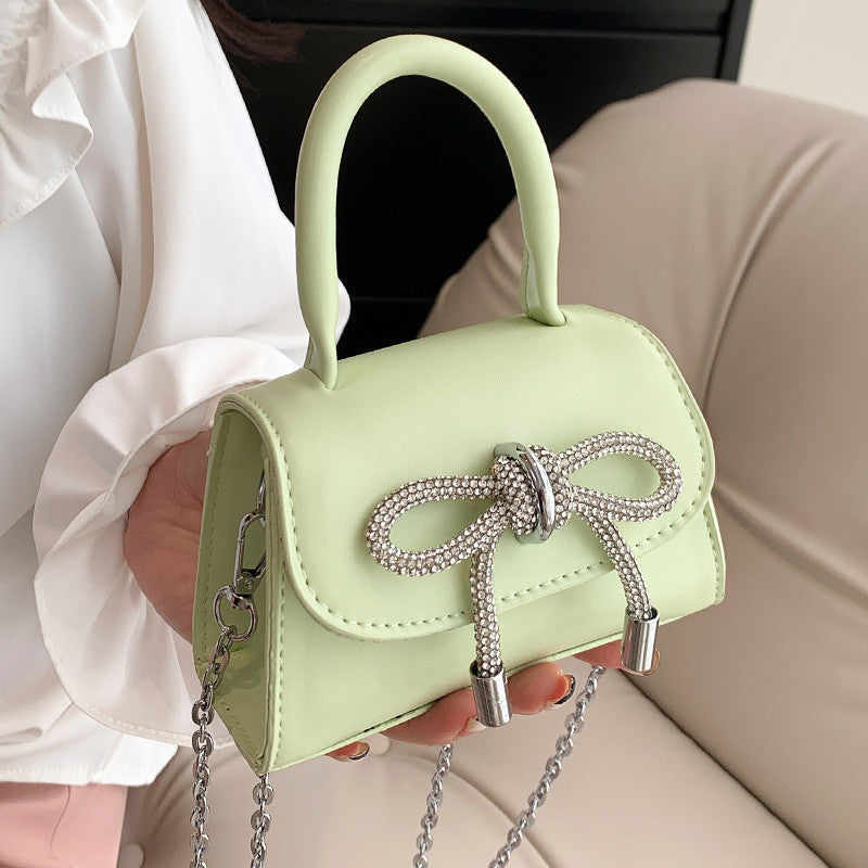 Damen Mini-Handtasche mit elegantem Kettenverschluss