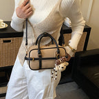 Damen Mini-Handtasche mit abnehmbarem Teddy-Anhänger