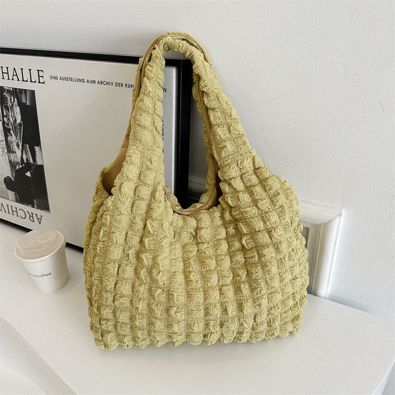 Damentasche im stylischen Alltagsdesign mit strukturiertem Design
