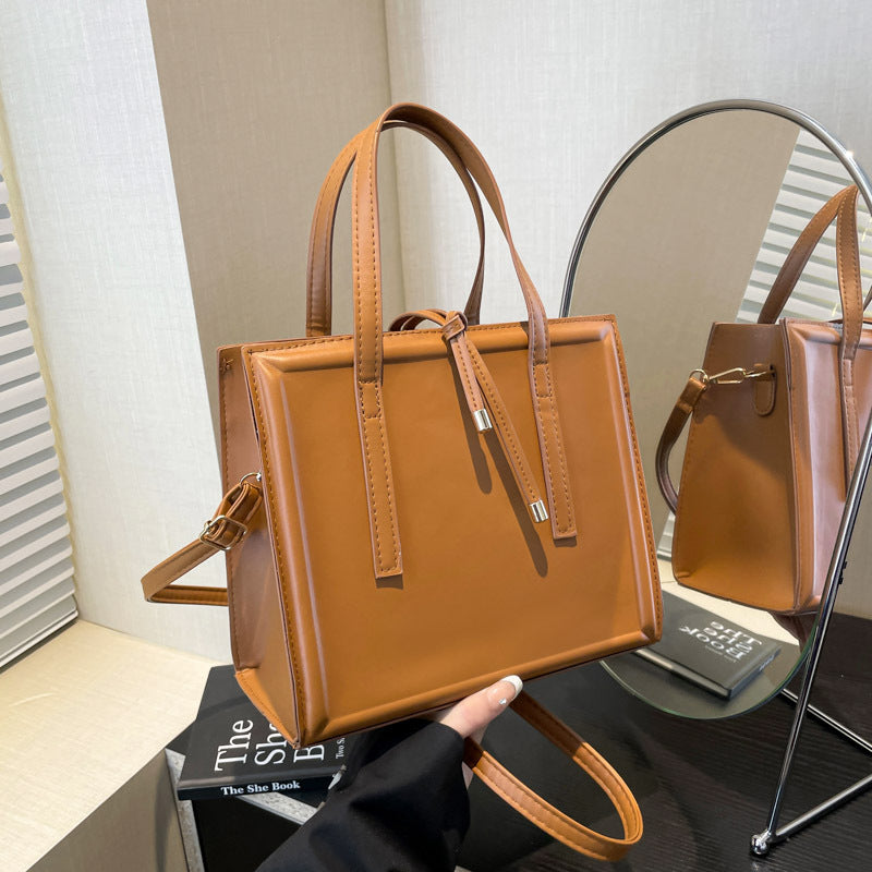 Damen elegante Handtasche im minimalistischen Design mit abnehmbarem Schulterriemen
