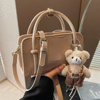 Damen Mini-Handtasche mit süßem Bärenanhänger