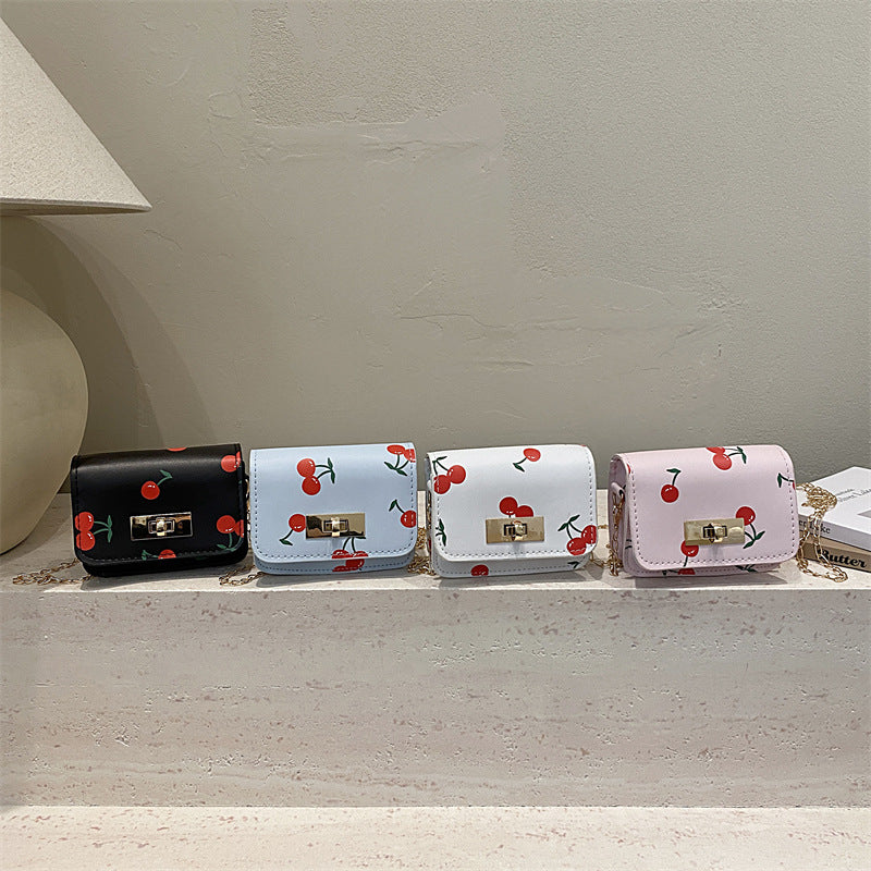 Damen Mini Clutch mit fruchtigem Kirschdesign