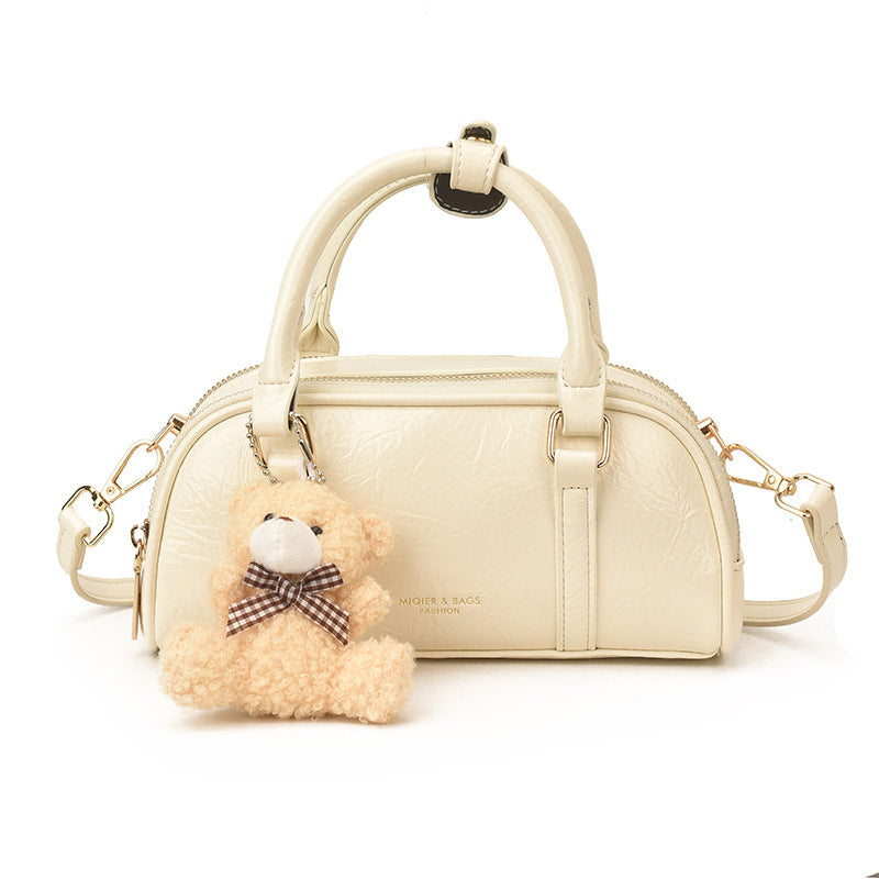 Damen Mini-Handtasche mit verspieltem Teddy-Anhänger