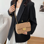 Elegante Schultertasche für Damen mit stylischem Kettenakzent