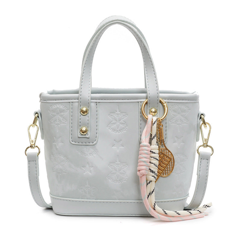 Damen Mini-Tasche im verspielten Design mit dekorativem Charm