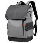 Städtischer Rucksack mit innovativem Faltverschluss und vielseitigen Aufbewahrungsmöglichkeiten