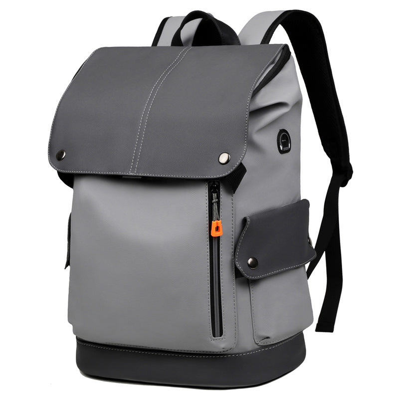 Städtischer Rucksack mit innovativem Faltverschluss und vielseitigen Aufbewahrungsmöglichkeiten