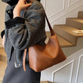 Damentasche mit stylischem Schulterdesign und strukturiertem Muster