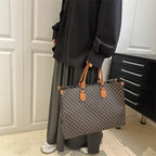 Damen elegante Tragetasche mit hochwertigem Monogramm-Design