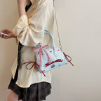Damen Mini-Tasche mit verspieltem Design und charmanten Details