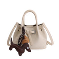 Frauen Designer Bucket Bag mit verspieltem Tier-Charm