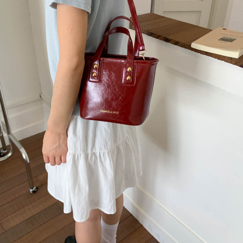 Damen Mini-Handtasche mit elegantem Kettenverschluss