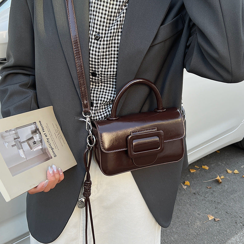 Damen Mini-Handtasche mit abnehmbarem Schultergurt und modernem Design