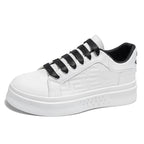 Frauen Mode Sneakers mit hochdämpfender Sohle und stilvollen Applikationen