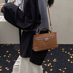 Damen Schultertasche aus weichem Wildleder mit praktischen Fächern