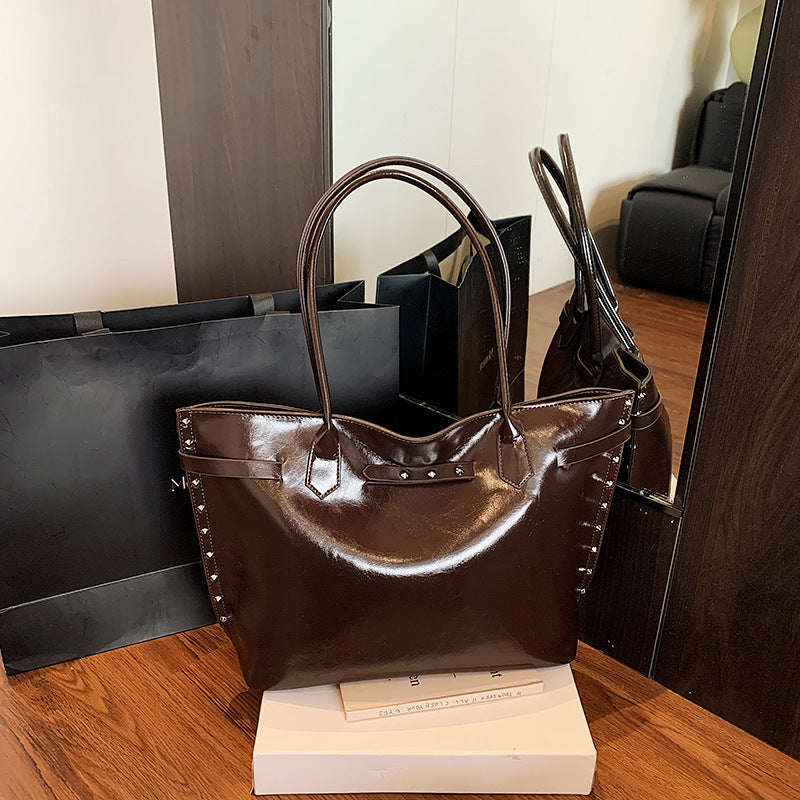 Damen stylische Tote Bag mit modischem Detail