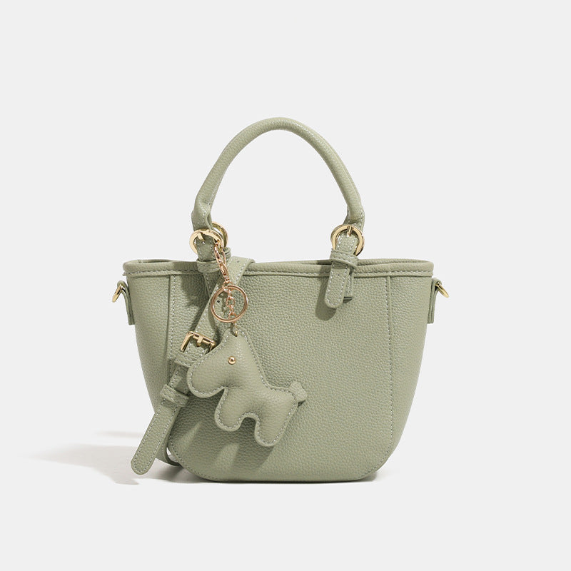Damen Mini-Handtasche mit verspieltem Tieranhänger