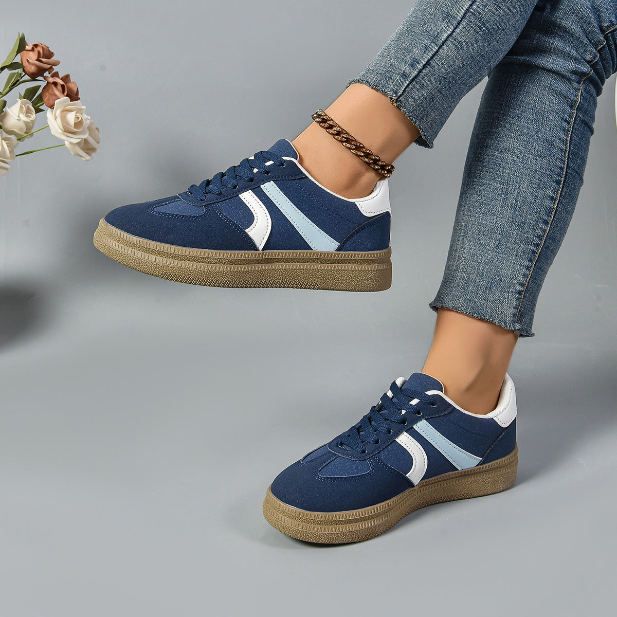 Damen Sneaker mit modischem Obermaterial und rutschfester Sohle