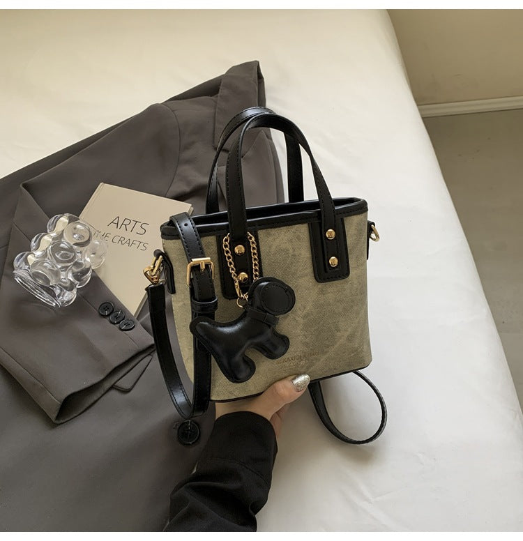 Damen Mini-Handtasche mit abnehmbarem Charm