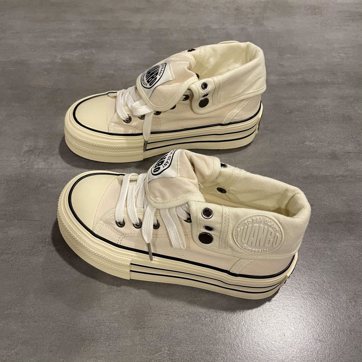 Damen High-Top Sneakers mit modischem Plissee-Look und strapazierfähiger Gummisohle