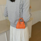 Damen Mini-Handtasche mit glatter Struktur und abnehmbarem Kettenriemen