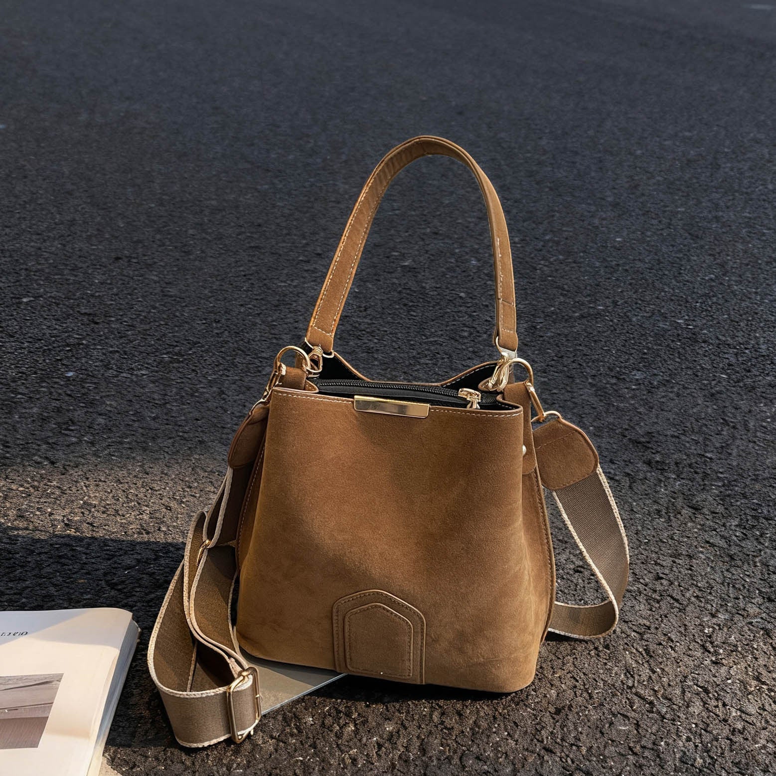 Damen praktische Schultertasche aus hochwertigem Wildleder
