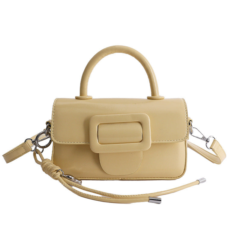 Damen Mini-Handtasche mit dekorativem Druckverschluss