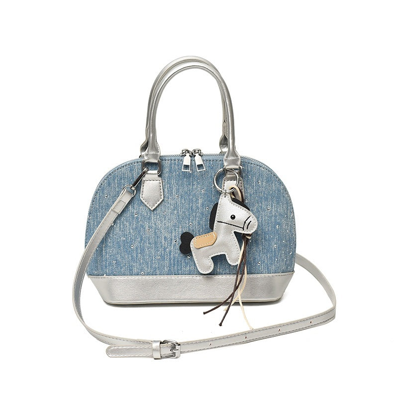 Damen Mini-Handtasche mit Tieranhänger und modischem Denim
