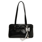 Damen Mini-Handtasche mit abnehmbarem Charm