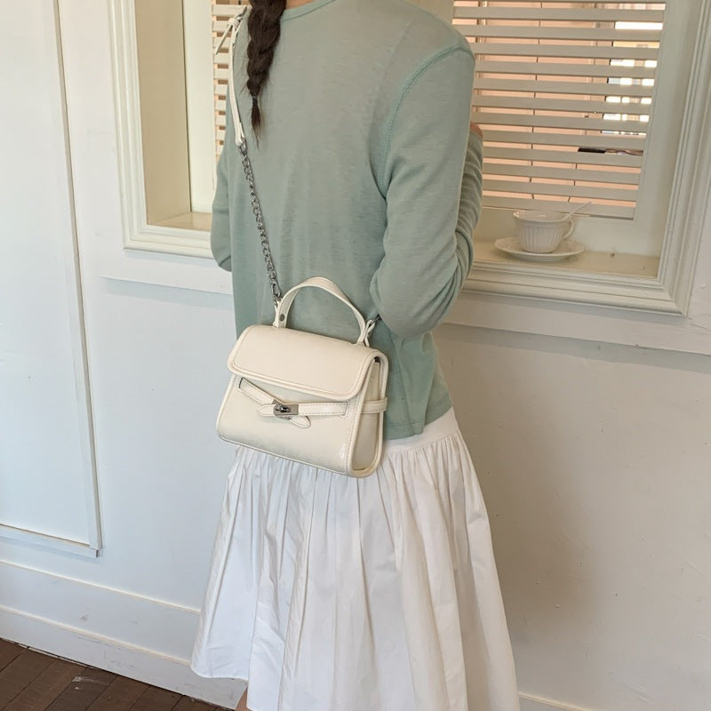 Damen modische Mini-Handtasche mit dekorativem Magnetverschluss