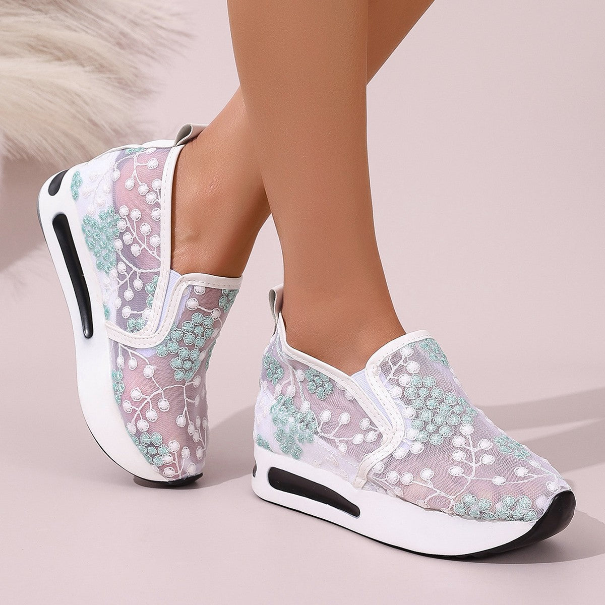 Damen elegante und luftige Sneakers mit floraler Stickerei